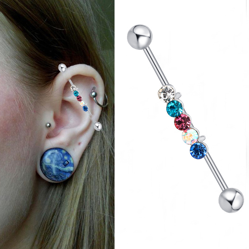 16G labret stud size and finish detail