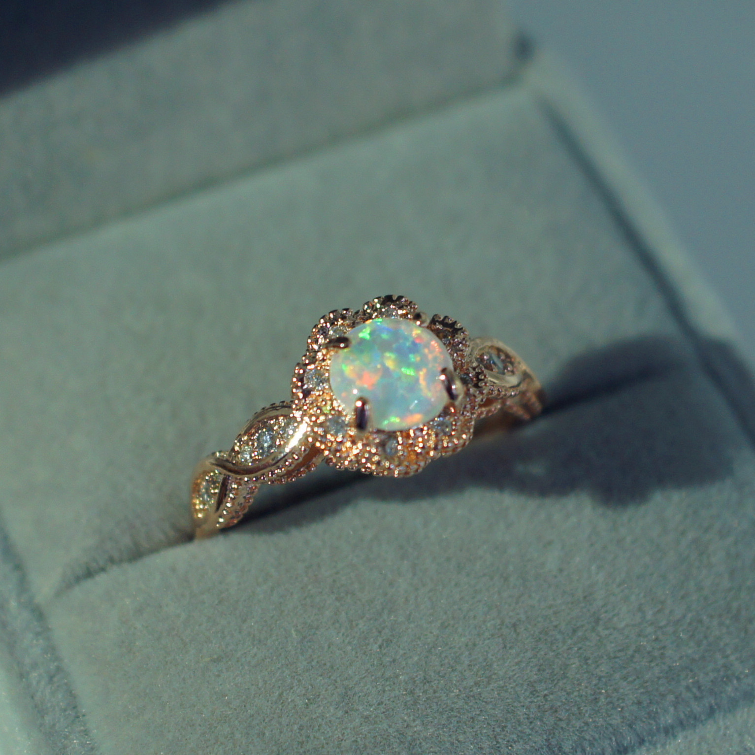 10g Weight Artificial Gemstones Inlay Material Retro Round Artificial Gemstones Alloy Wholesale Rings