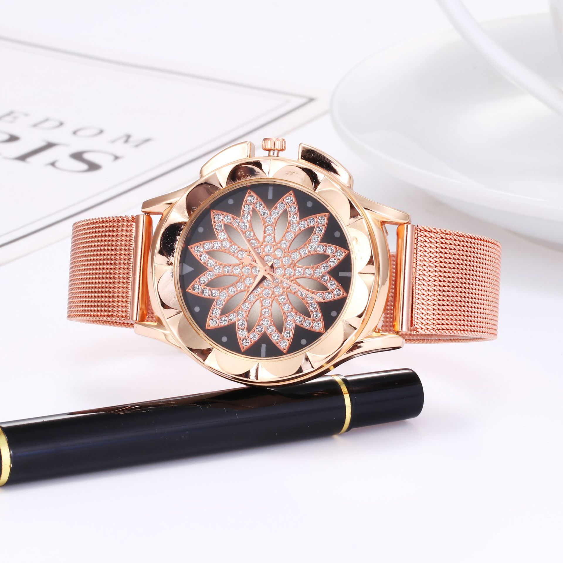 Cost performance  Stainless steel mesh diamond inlaid women's watch, clock in operation, dial with simple scale, quartz watch_voghion.com