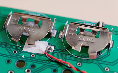 五金片焊在板上