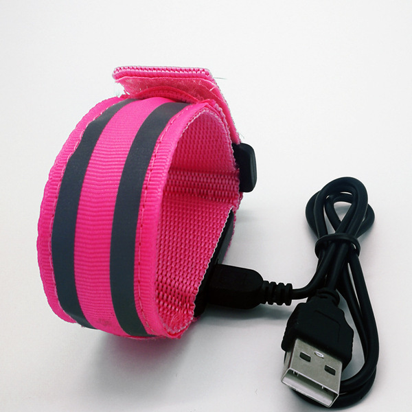 Retroreflective flashing bracelet