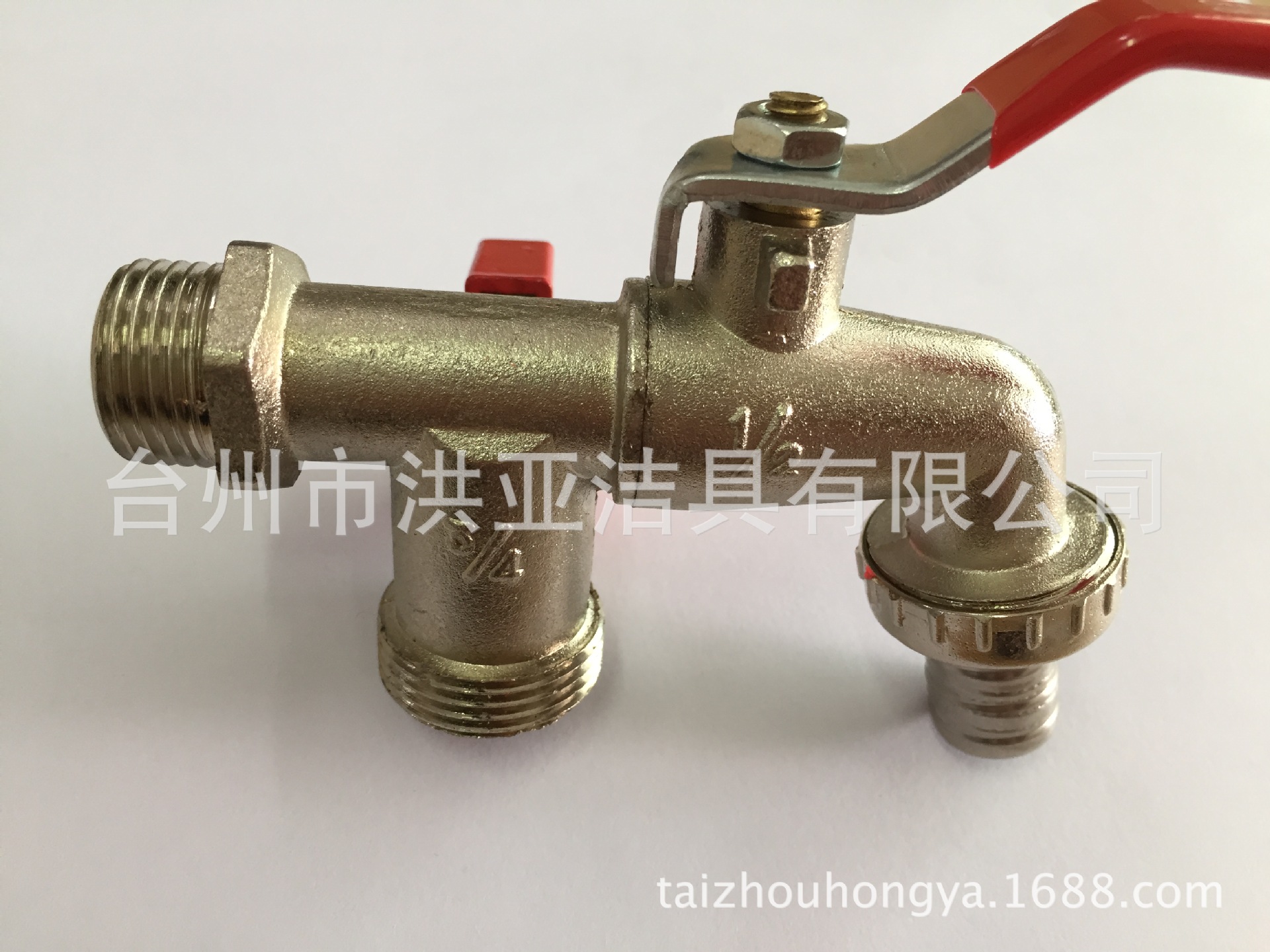 The manufacturer produces zinc alloy 4-inch one-inlet and two-outlet washing machine ball valves, faucets, garden double-outlet electroplated faucets Item Picture