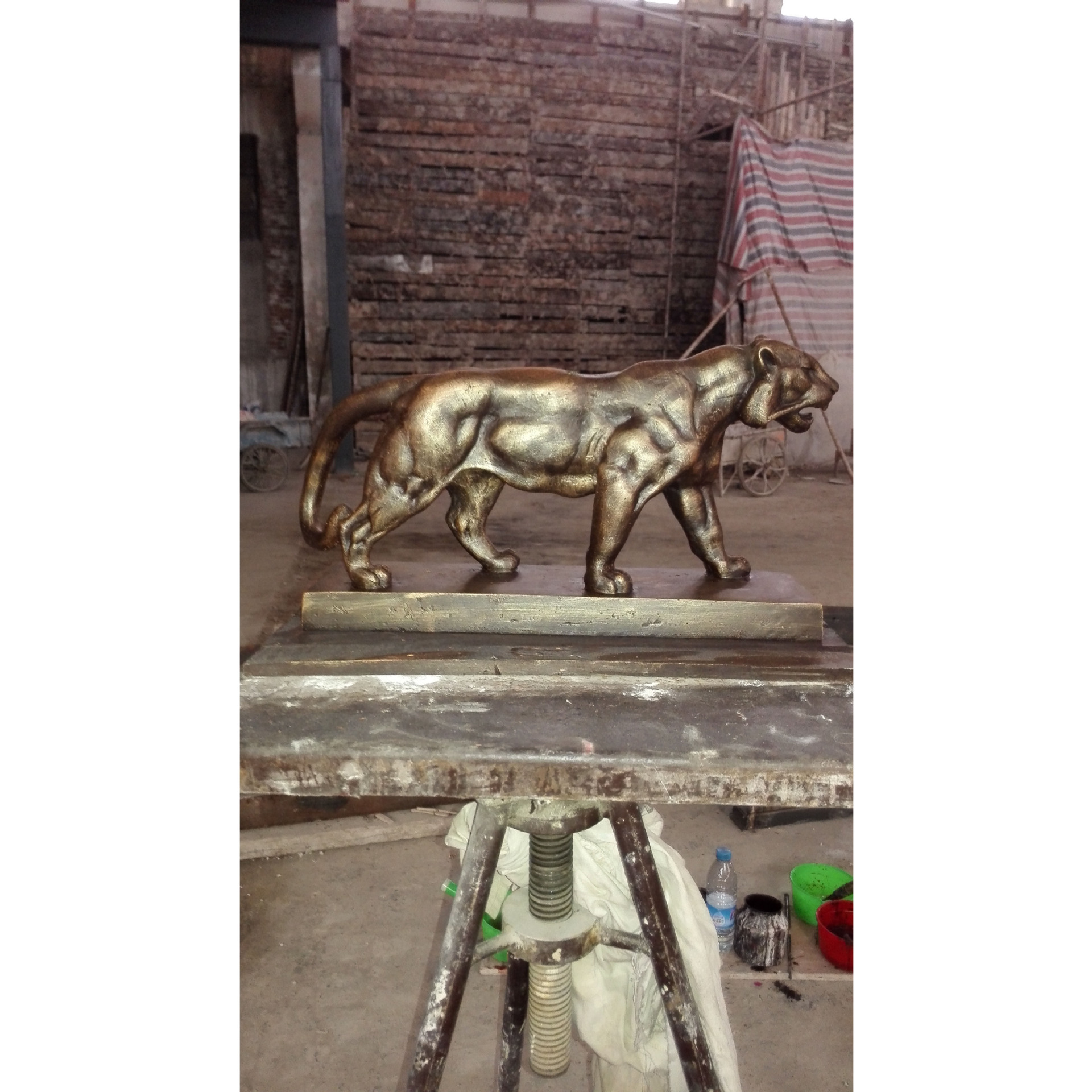 艺术品雕塑室内陈设摆件玻璃钢仿铜工艺礼品动物黑豹圆雕美陈加工