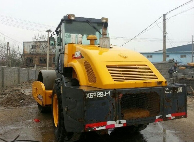 漂亮22吨压路机 徐工
