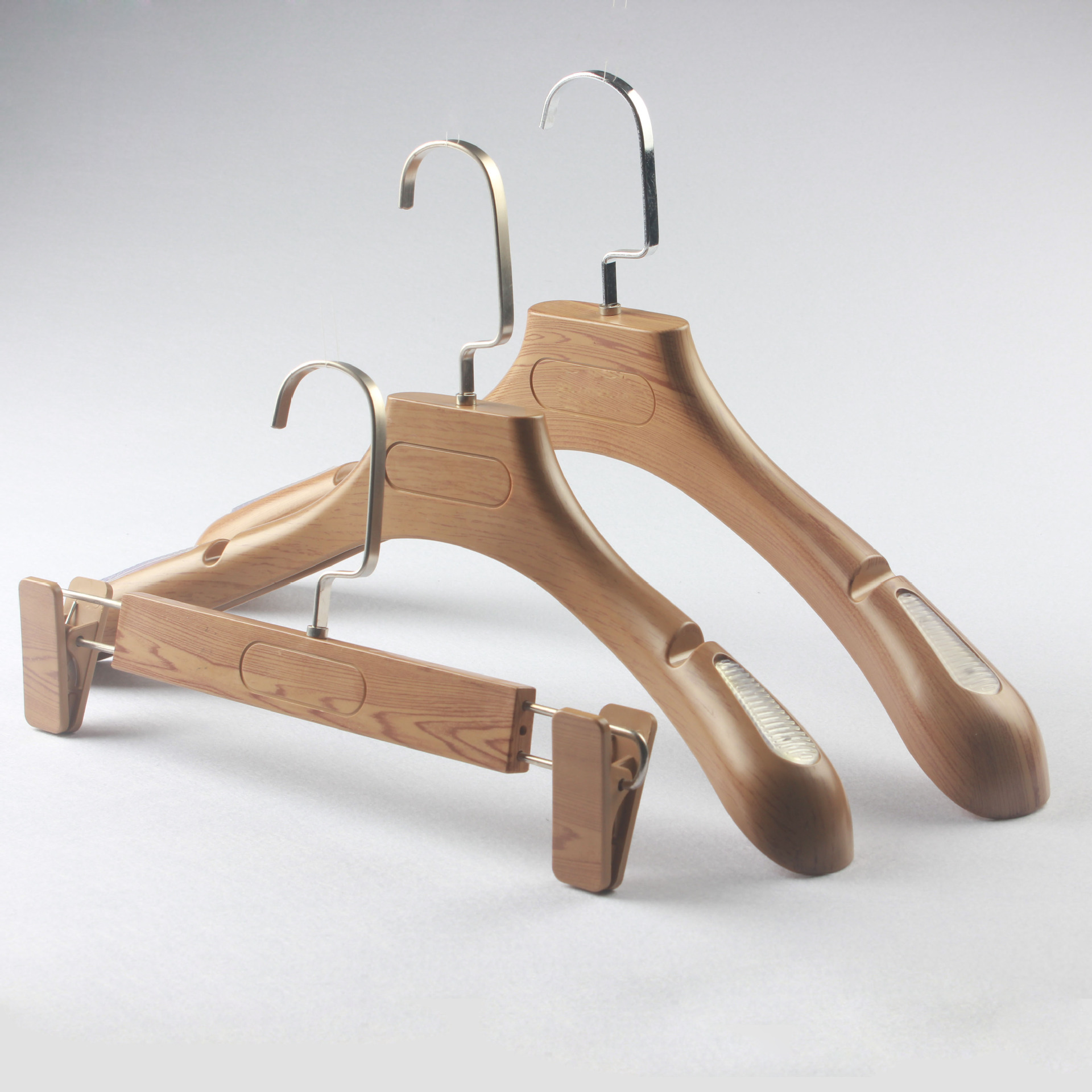 Plastic Wood couture high-grade coat hanger Manufactor Direct selling Shoulder non-slip customized LOGO Hangers Wholesale