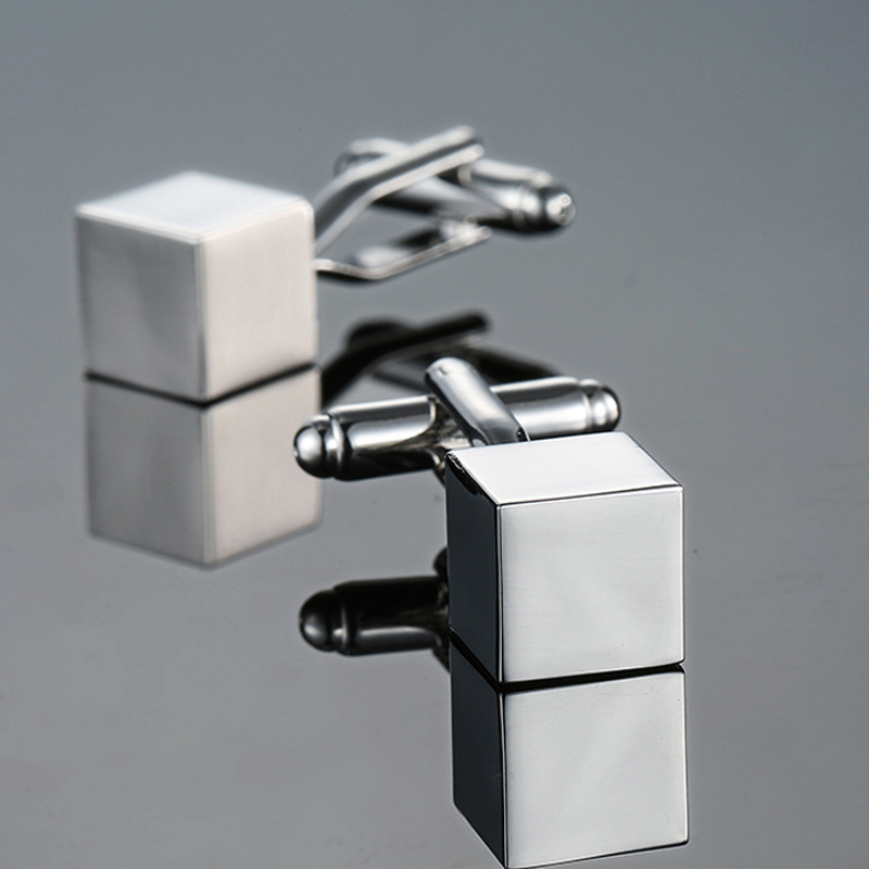 Charming Vintage Cube Cufflinks For Men Enamel Pattern Design_voghion.com