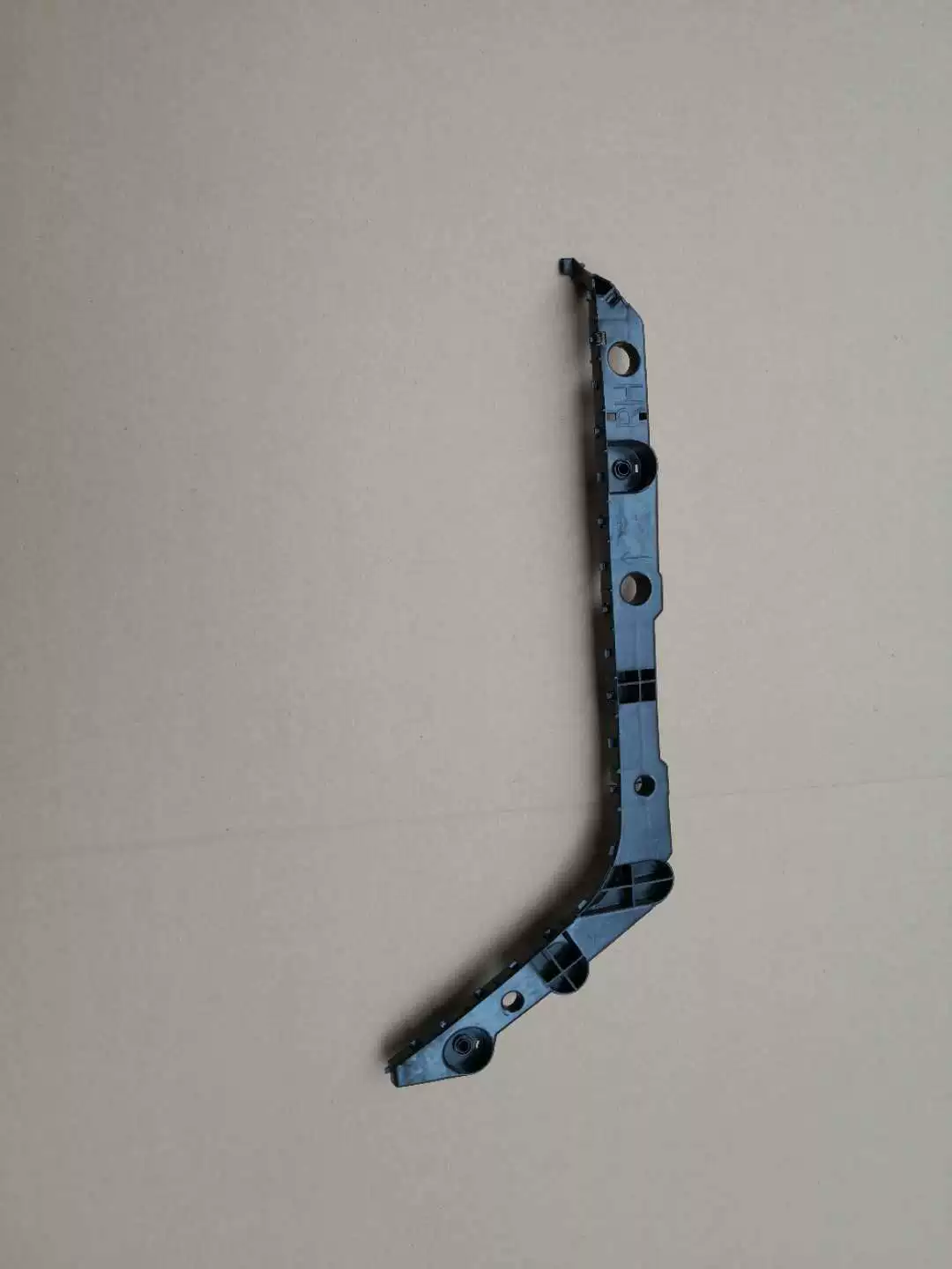 Применимо к Xuanyi 12-17 задних бамперных кронштейнов задних бамперов