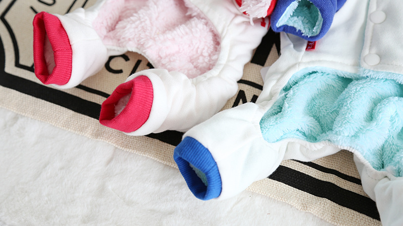 字母三色带四脚衣