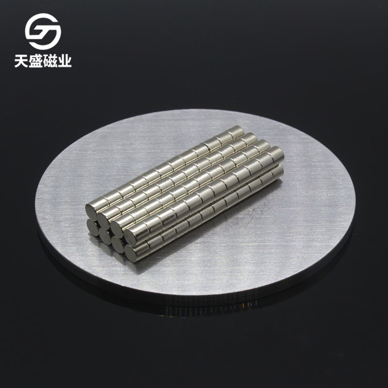 D3 * 5 round small magnetic particle medical care small magnet electroplating rust-proof safety environmental protection magnet 3*5 Ru iron boron