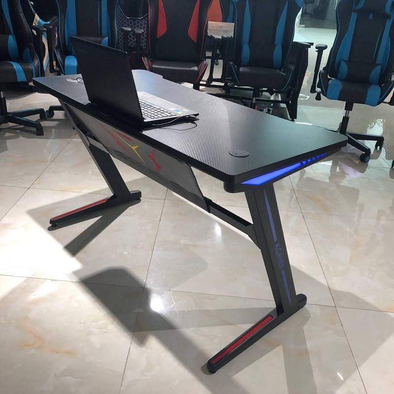 电竞桌家用单人游戏台式电脑桌遥控RGB灯钢架碳纤维纹理E0/P2木面