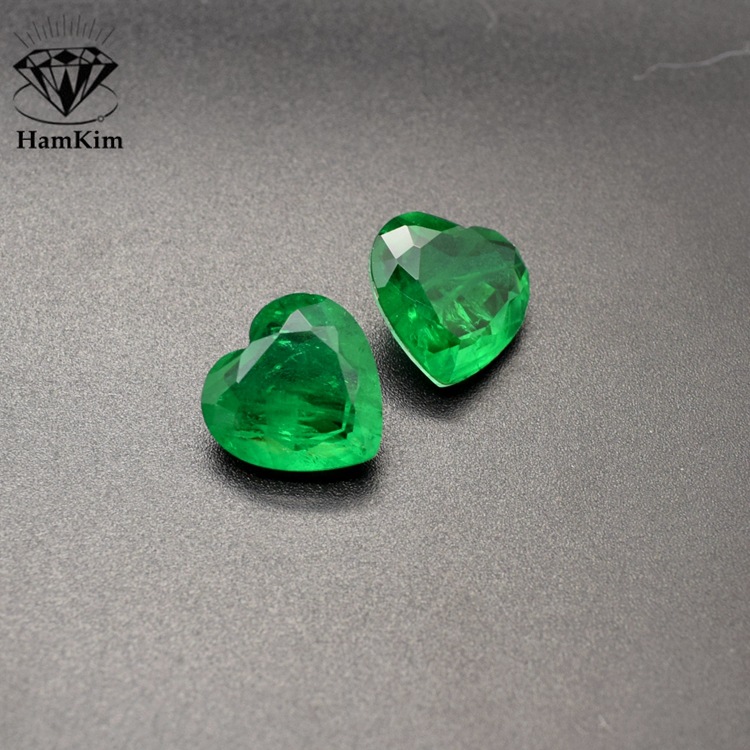 心形拼接宝石祖母绿