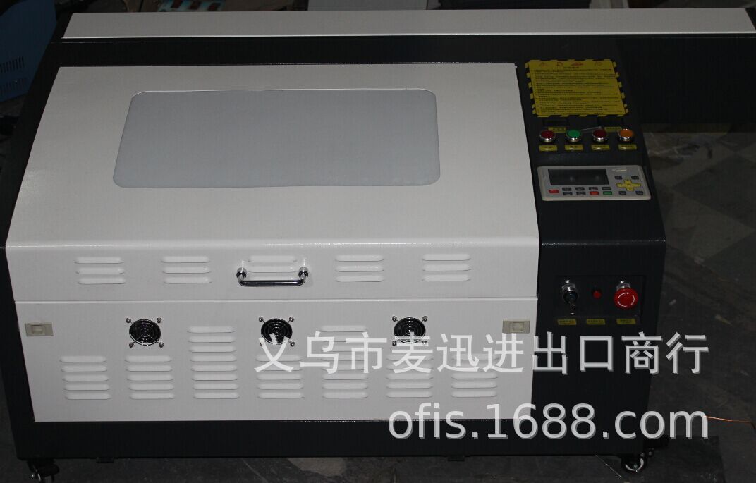 آلة نقش تعمل بالليزر 4060 ذات منحوتة ليزر عالية الدقة detail image 2