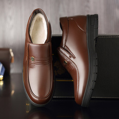 Winter men's dad cotton shoes, middle-aged and elderly men's plus velvet warm casual leather shoes, non-slip slip-ons, thick plush velvet men's shoes