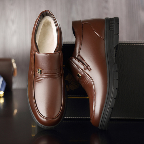 Winter men's dad cotton shoes, middle-aged and elderly men's plus velvet warm casual leather shoes, non-slip slip-ons, thick plush velvet men's shoes
