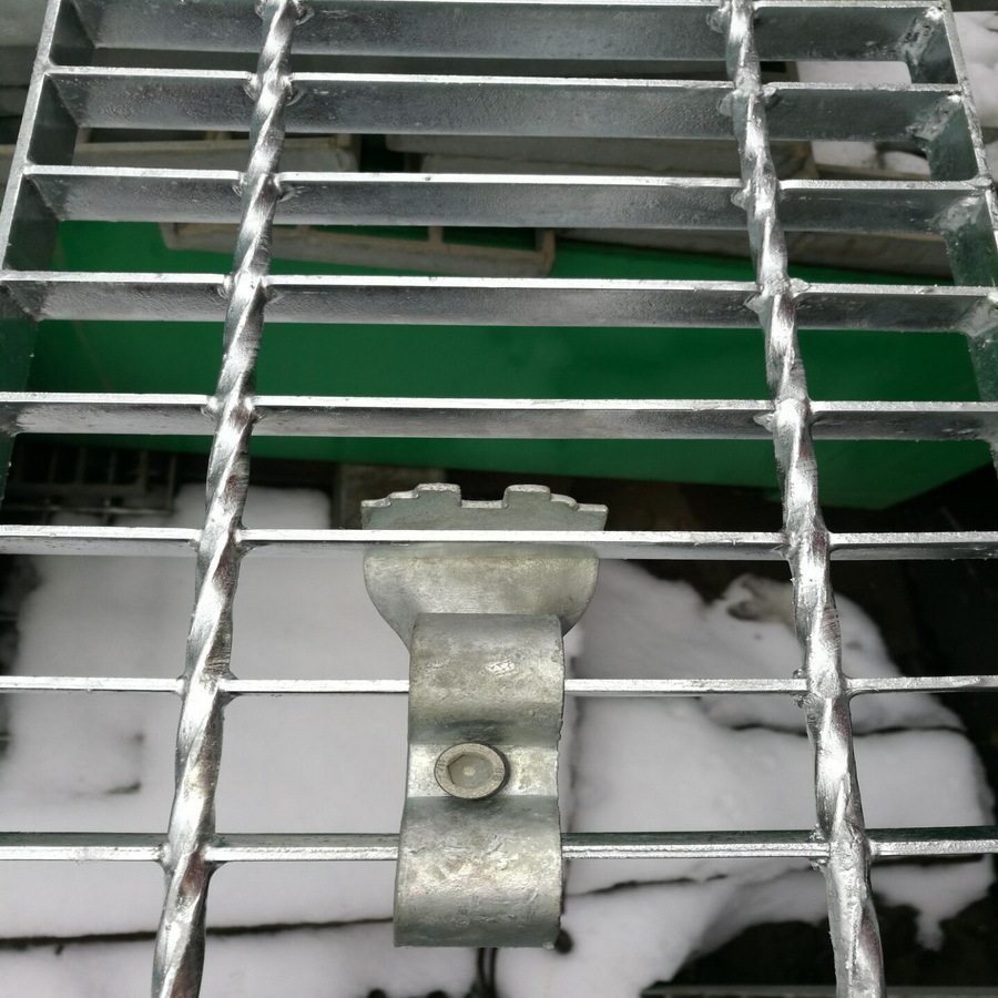 17608509E3D41EC0B340F09A083AFE