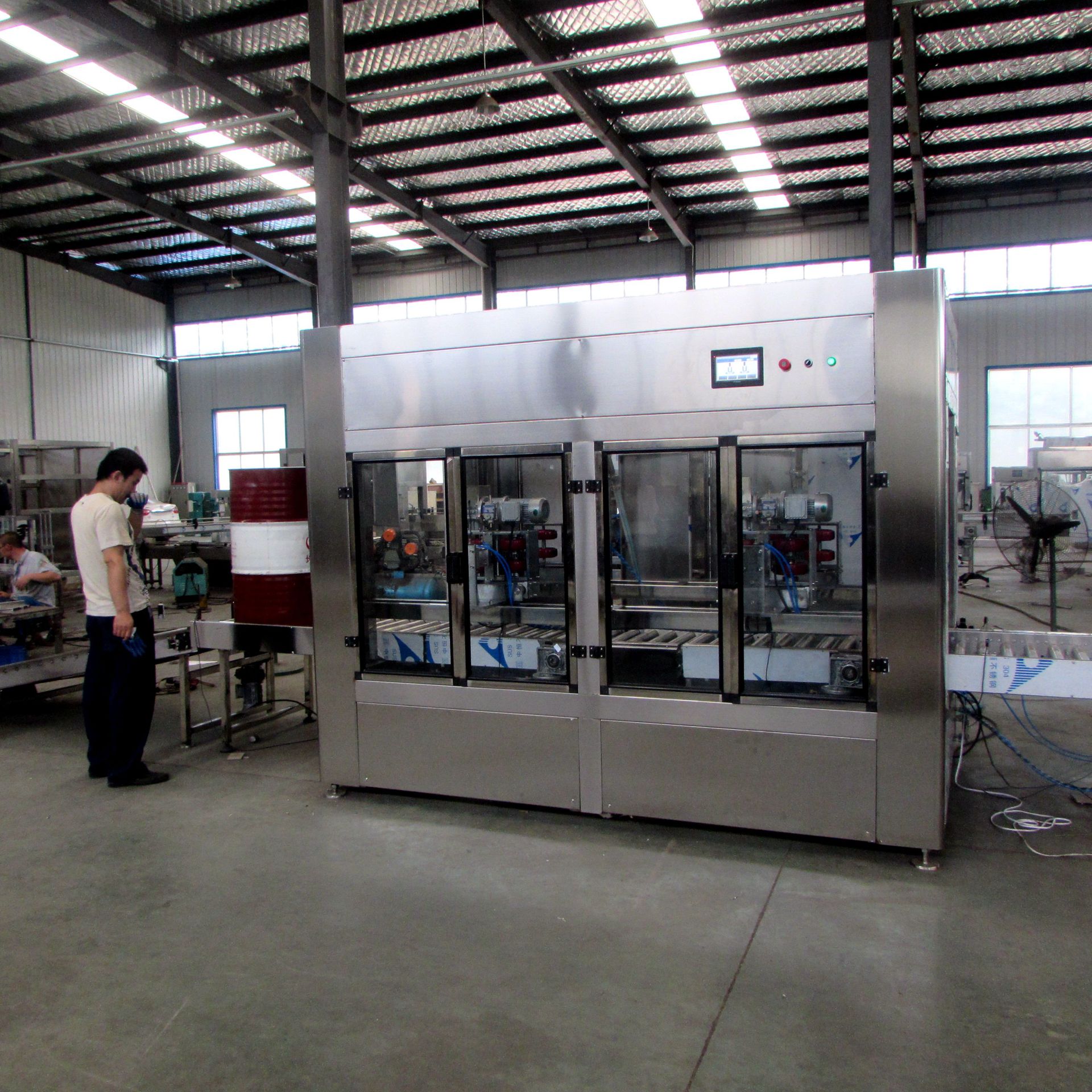 全自动200公斤化工大桶灌装机 全自动铁桶润滑油灌装线 自动转桶