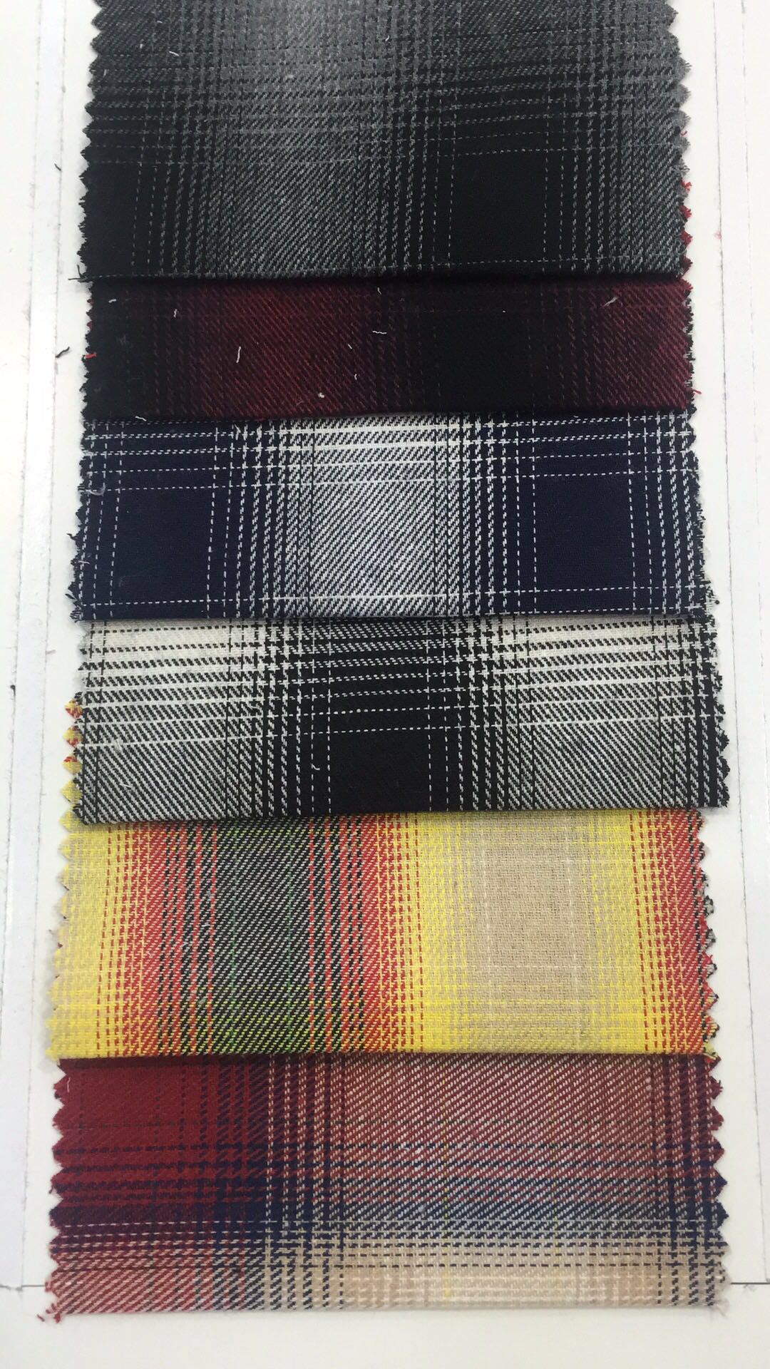 现货供应 色织面料 全棉格子 下半年热卖 经典格型 批发