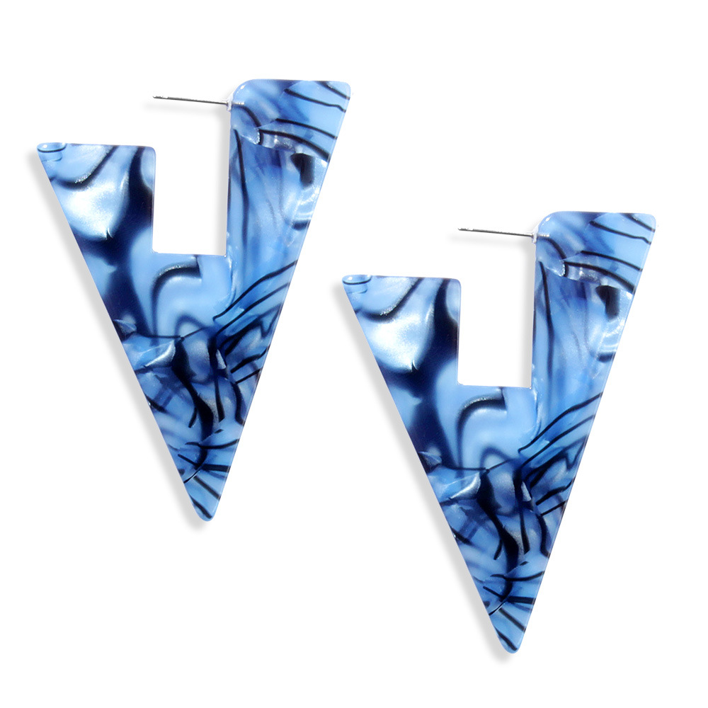 Fashion Triangle Acrylic Earrings display picture 3