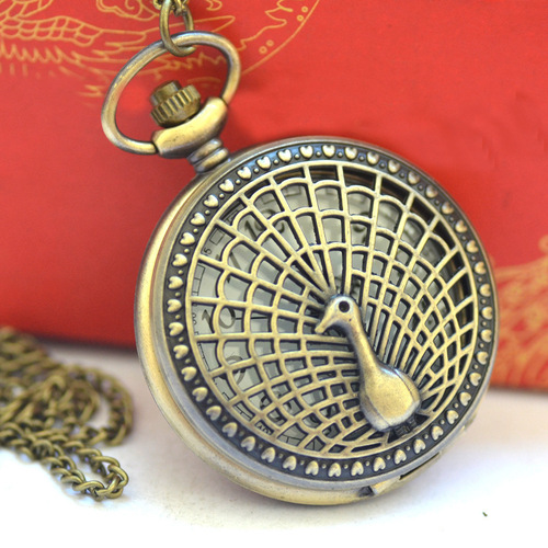 Classic wall clock with peacock quartz movement, factory wholesale large bronze quartz pocket watch model 8073