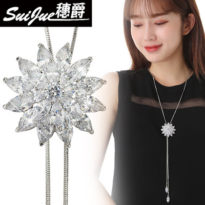 Korean Edition fashion temperament Snowflake clothes Accessories new pattern crystal sweater chain Autumn and winter Versatile Necklace Christmas Pendant