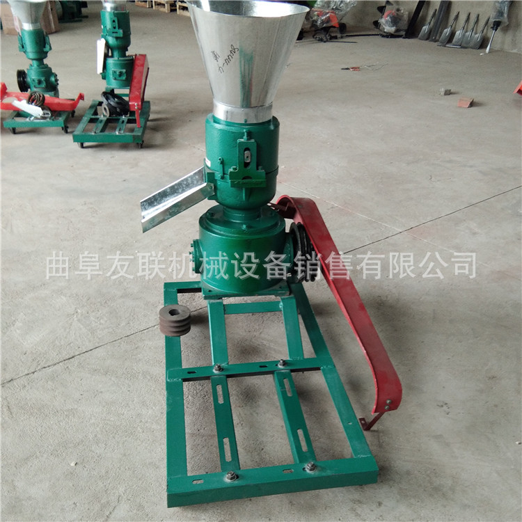 压粒机视频 柴电两用饲料颗粒机 观赏鱼饲料造粒机10