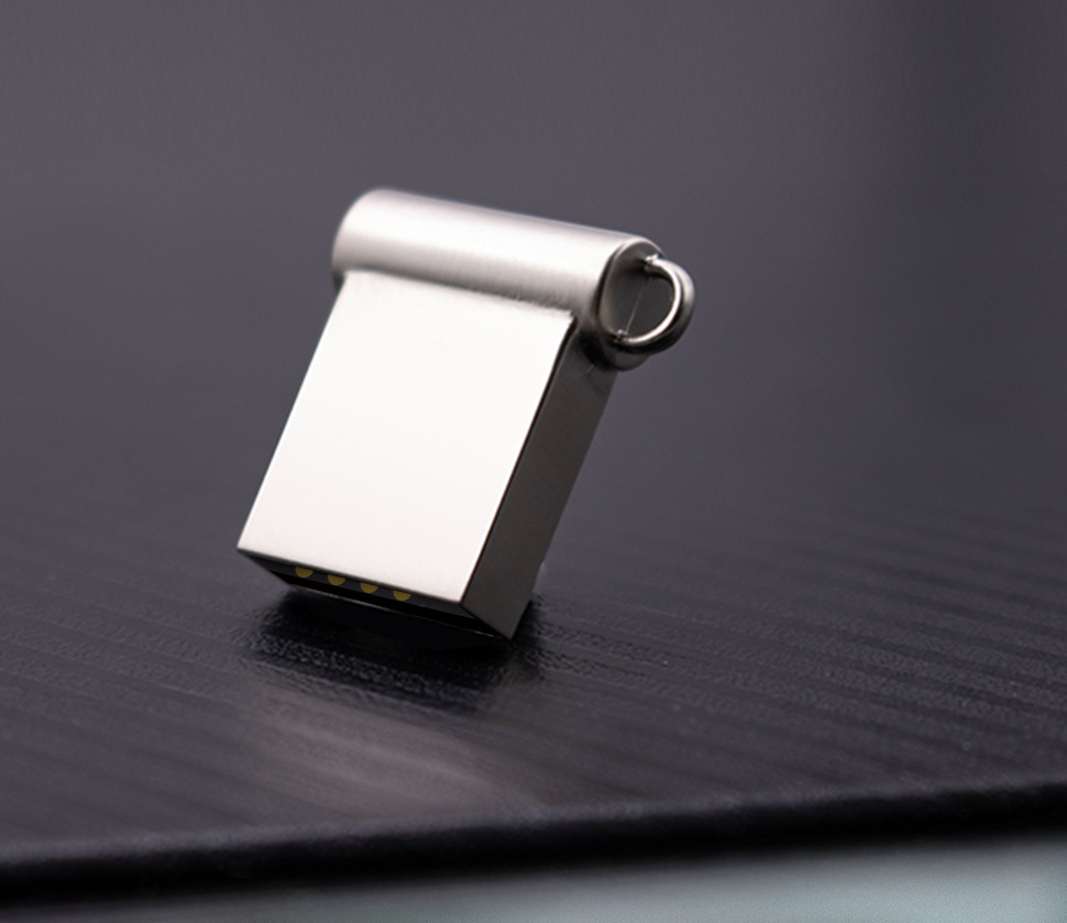 实拍小巧U盘__09.jpg