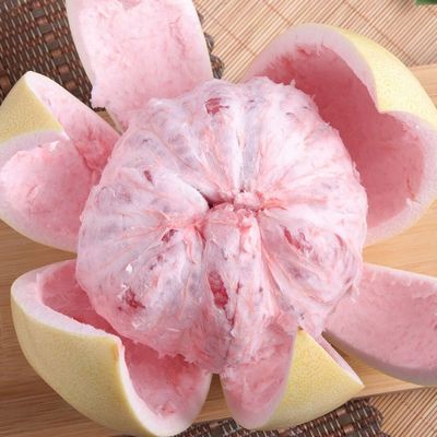 Three red Honey pomelo 5 Crispy and sweet,It's quite appetizing! Clear Fresh and refreshing,Juicy and tender!