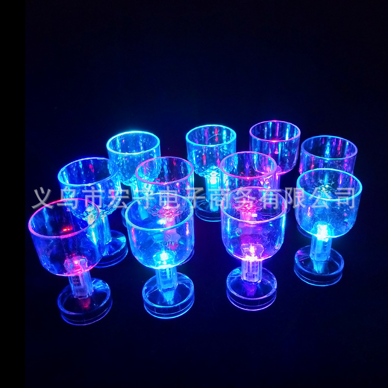 LED发光杯 开关一口小酒杯 50毫升变色杯子 生日聚会新奇产品批发-阿里巴巴