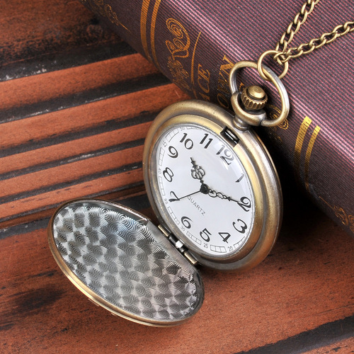 Classic Cross-border Retro Tractor Case Quartz Watch Accessory, Large Quartz Watch 9006