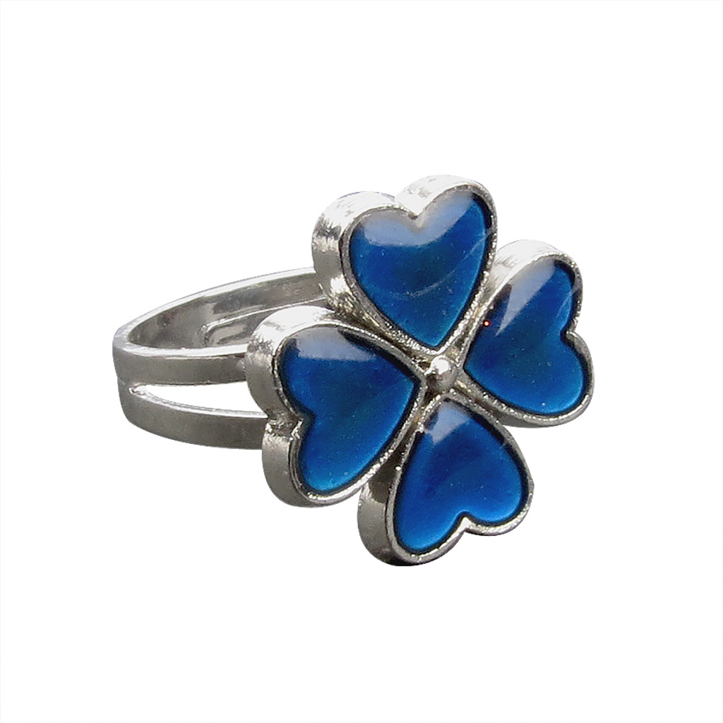 Fashion Classic Four-leaf Petals Flowers Ring display picture 4