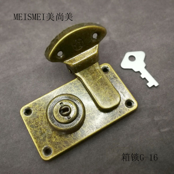 Antique bronze white bag with key