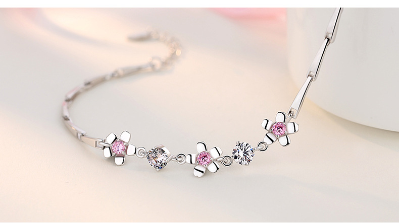 Korean Cherry Blossom Pink Crystal Bracelet Female Simple Cherry Blossom Petal Zircon Bracelet display picture 4
