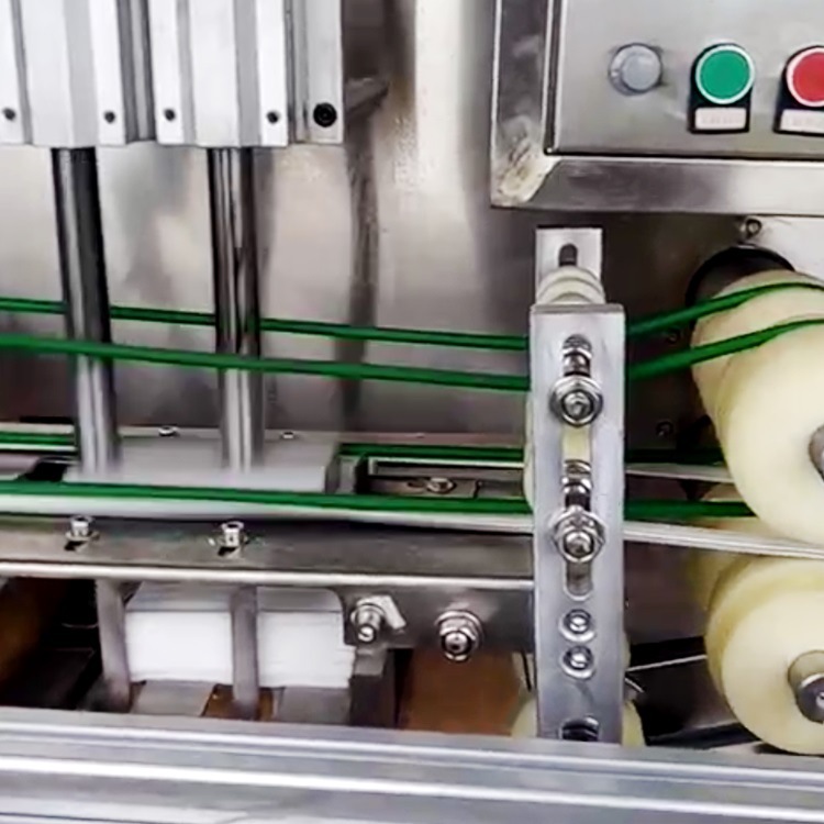 厂家提供四边封湿巾机 多片半自动湿巾包装机 湿巾机 生产线