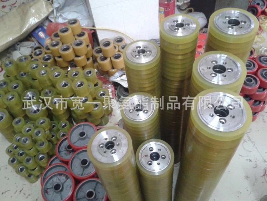 供应湖北襄阳载重滚轮聚氨酯橡胶包胶，传动滚轮包胶加工，包胶轮