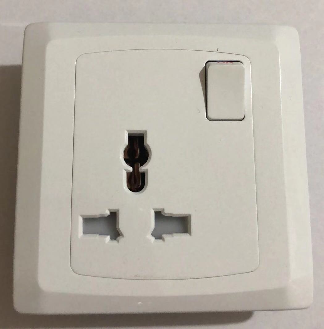 BONA  一开多功能三孔 L-006 墙壁开关插座 家用酒店款 厂家直供