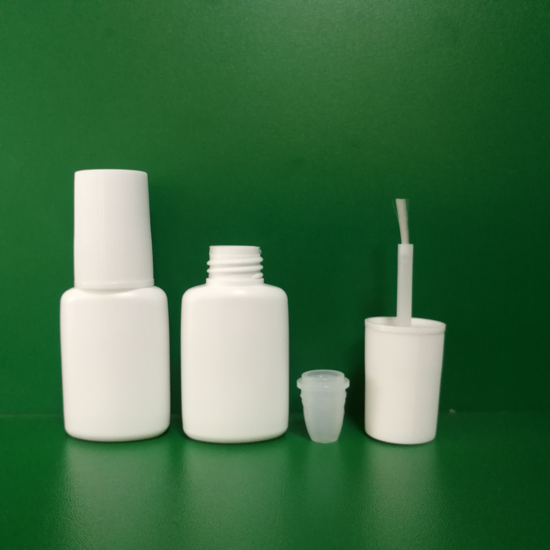 白色塑料瓶10G毛刷瓶白盖胶水瓶白色指甲胶瓶带毛刷胶水瓶JB018