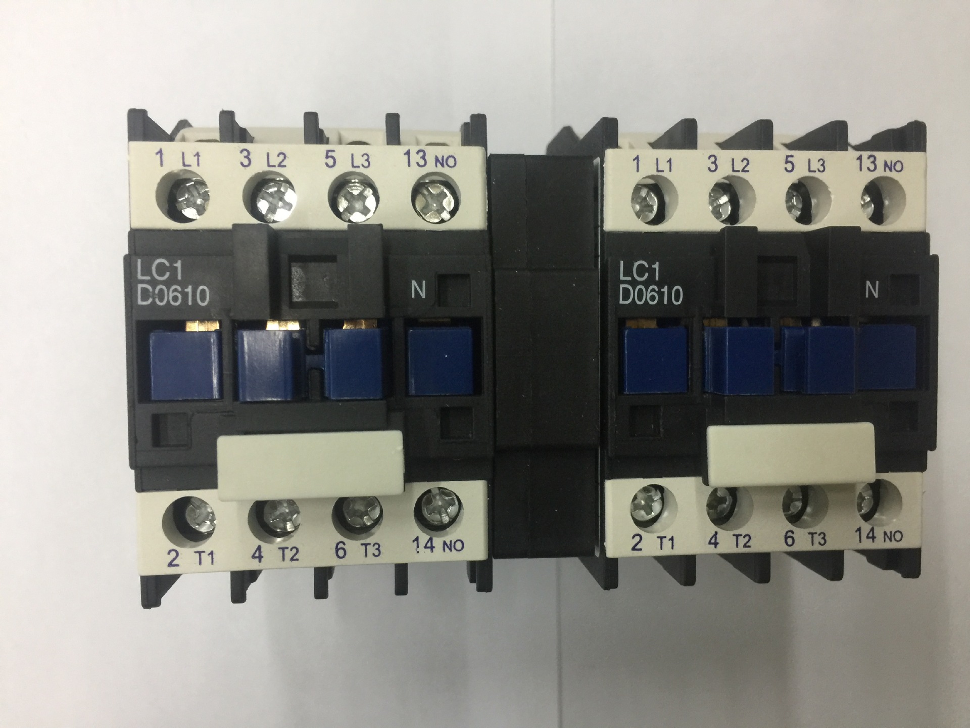 原装正品LC2-D0610F5C AC110V Schneider机械联锁可逆交流接触器