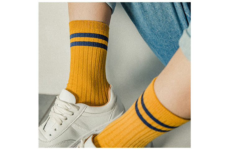 Autumn And Winter New Japanese Style Two Bar Women's Cotton Mid-calf Socks Thick Thread Striped All-matching Casual Korean Socks Wholesale display picture 3