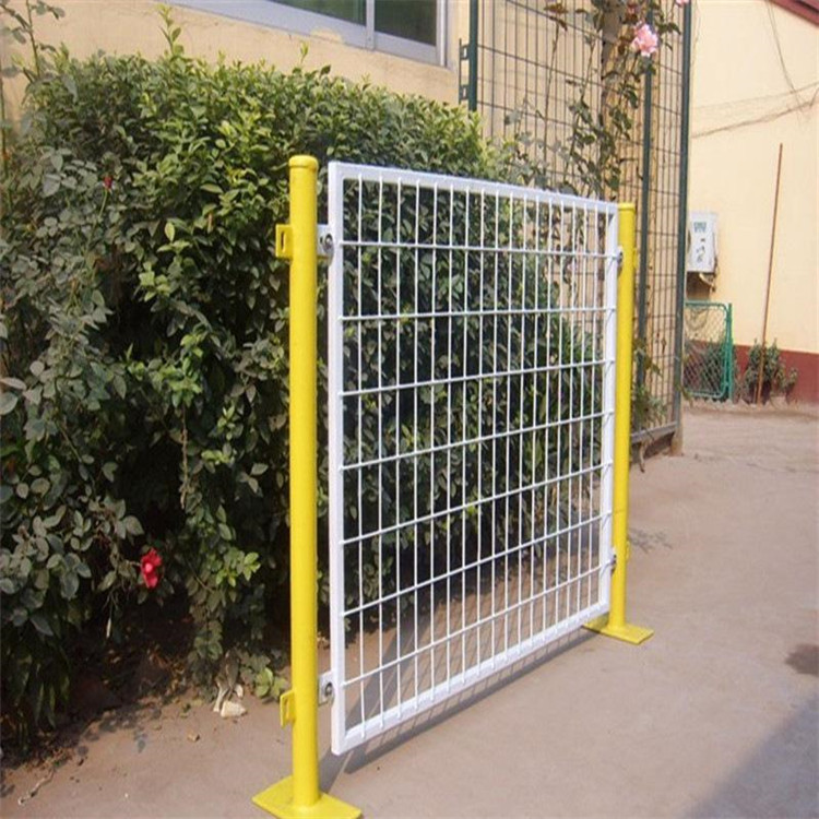 公园围栏网 公园框架围栏网绿色包胶皮浸塑铁丝网生产厂家