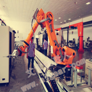 Производство распыления робота производственной линии беспилотного мастерской на землю.