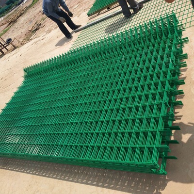 供應公路高速護欄果園養殖護欄網 定制小區安全隔離雙邊絲護欄網