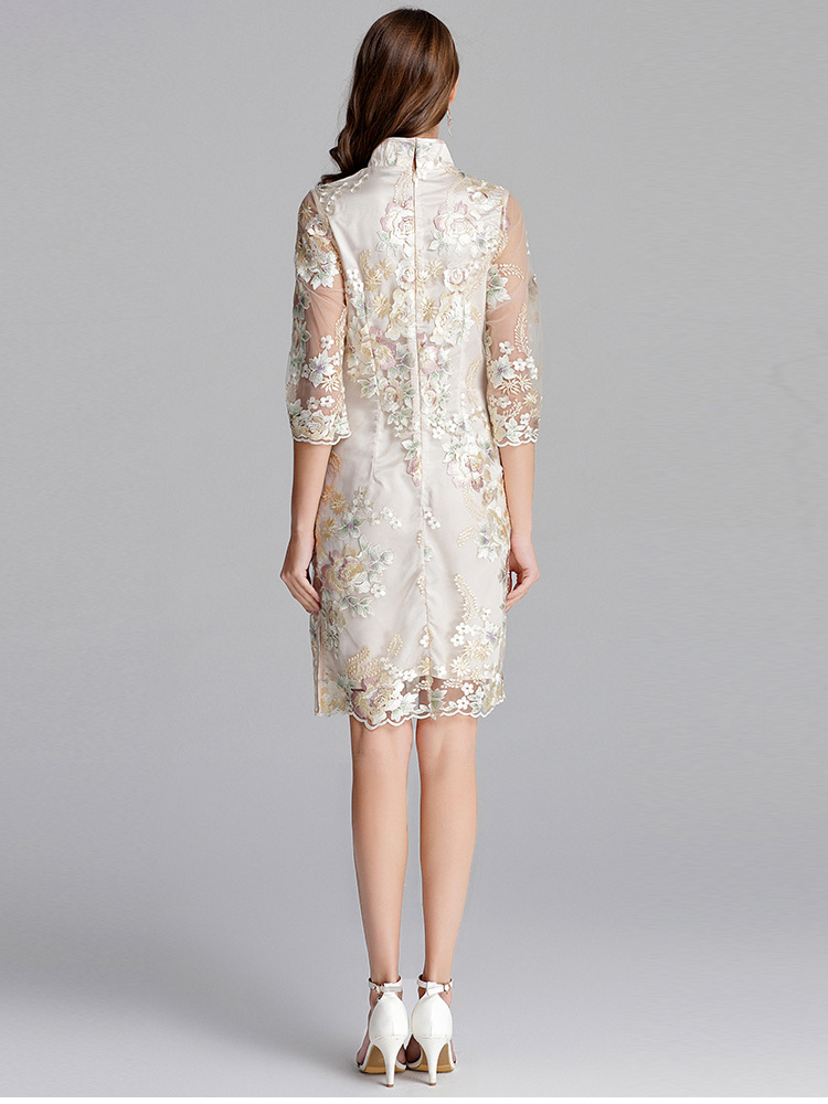 Elegáns hímzett retro cheongsam ruha plus size méretben_voghion.com