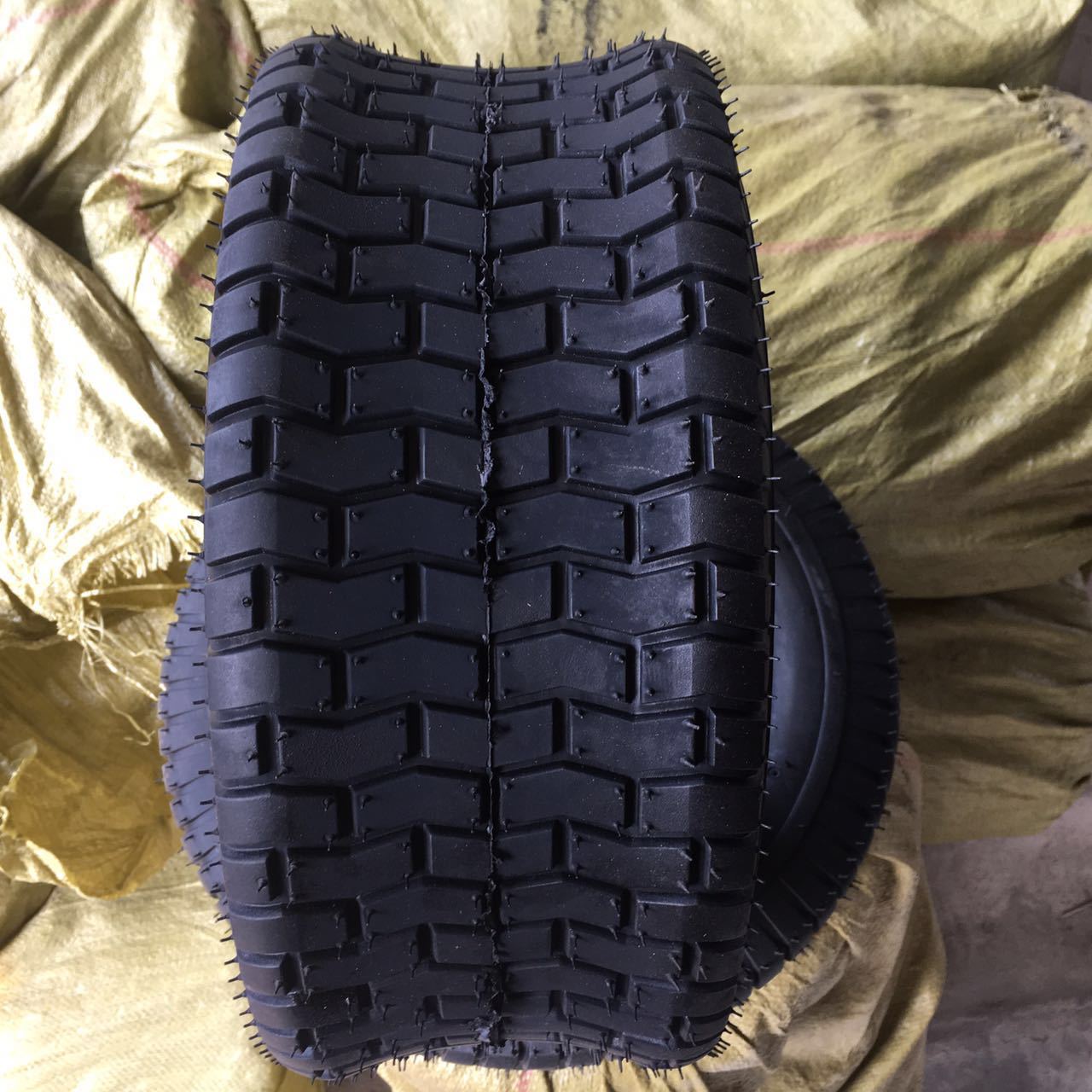 厂家直销 16x6.50-8 电动滑板车、平衡车、草坪割草机轮胎耐磨