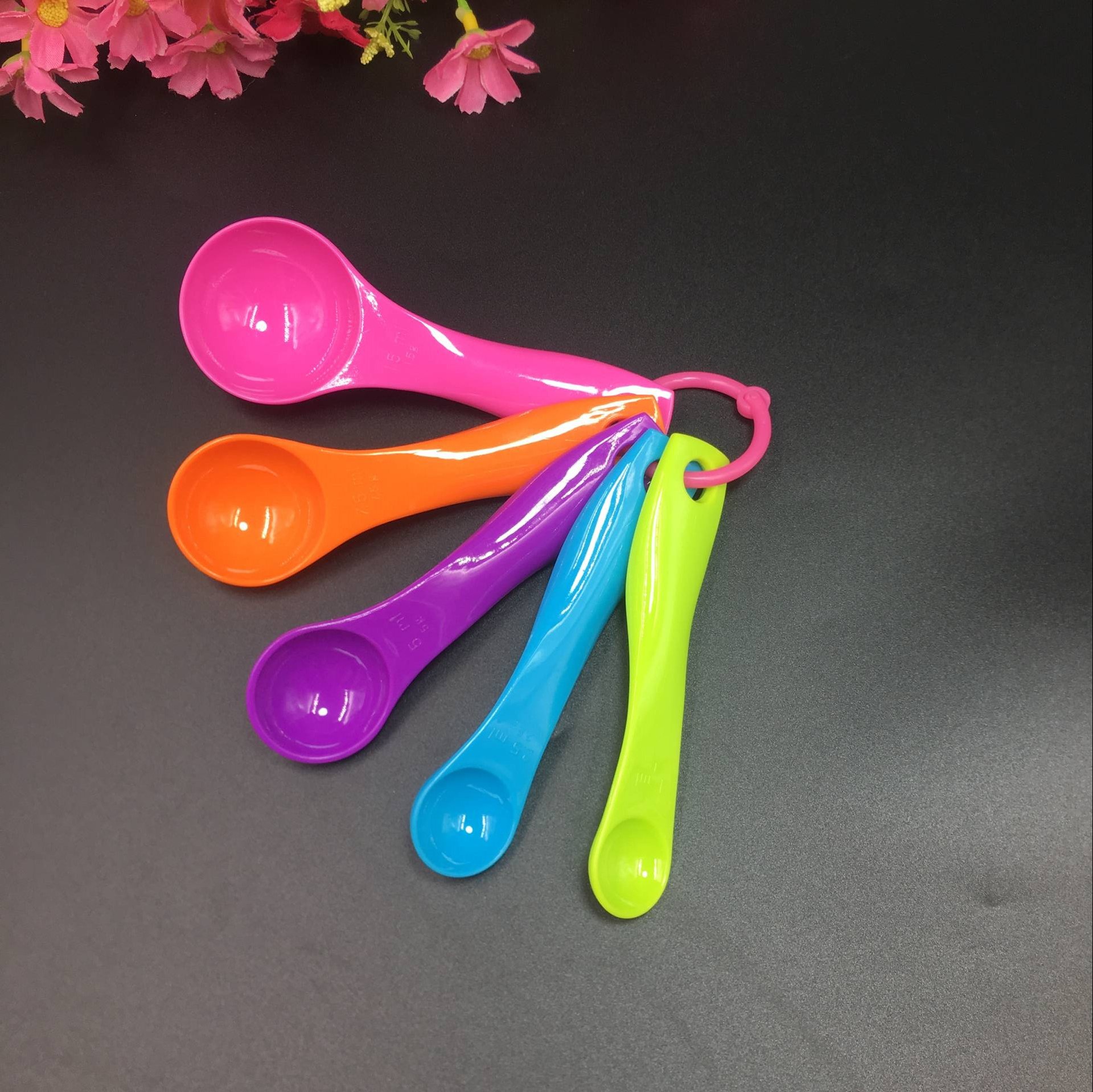 厂家现货量匙 彩色套装塑料量勺 带刻度量杯5件套烘焙工具家用|ru
