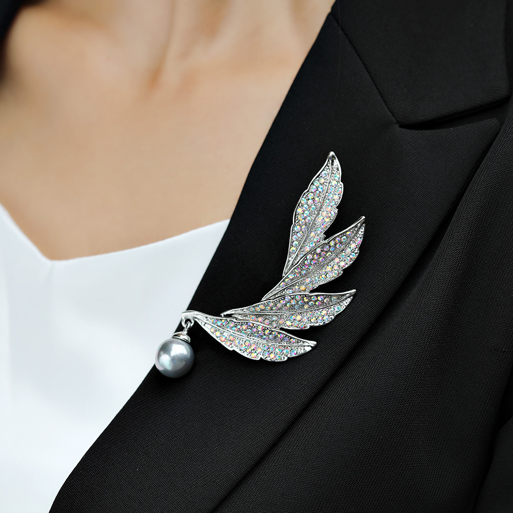 High-end fashionable brooch