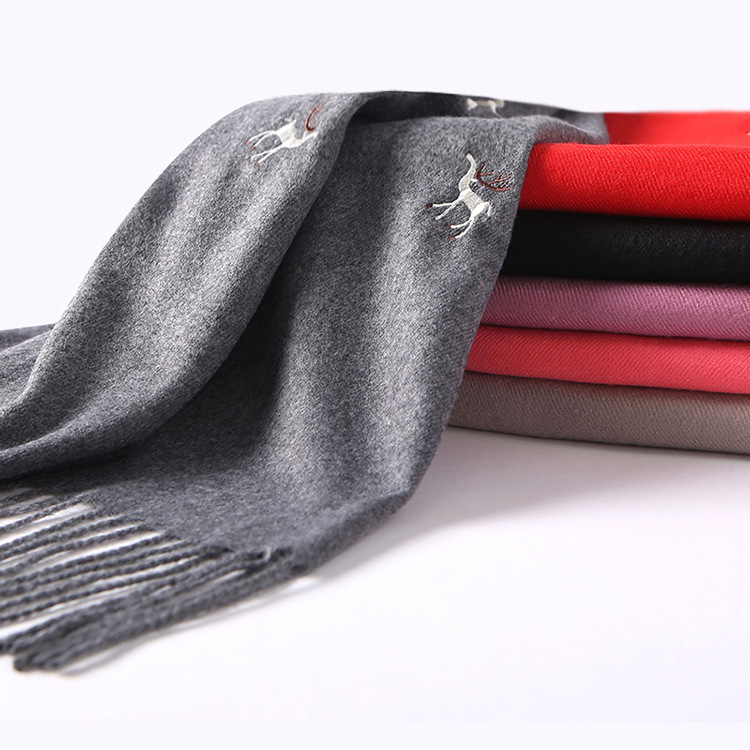 new pattern Autumn and winter Fawn Embroidery Solid color scarves Cashmere lovers fresh keep warm Shawl Collar Manufactor wholesale