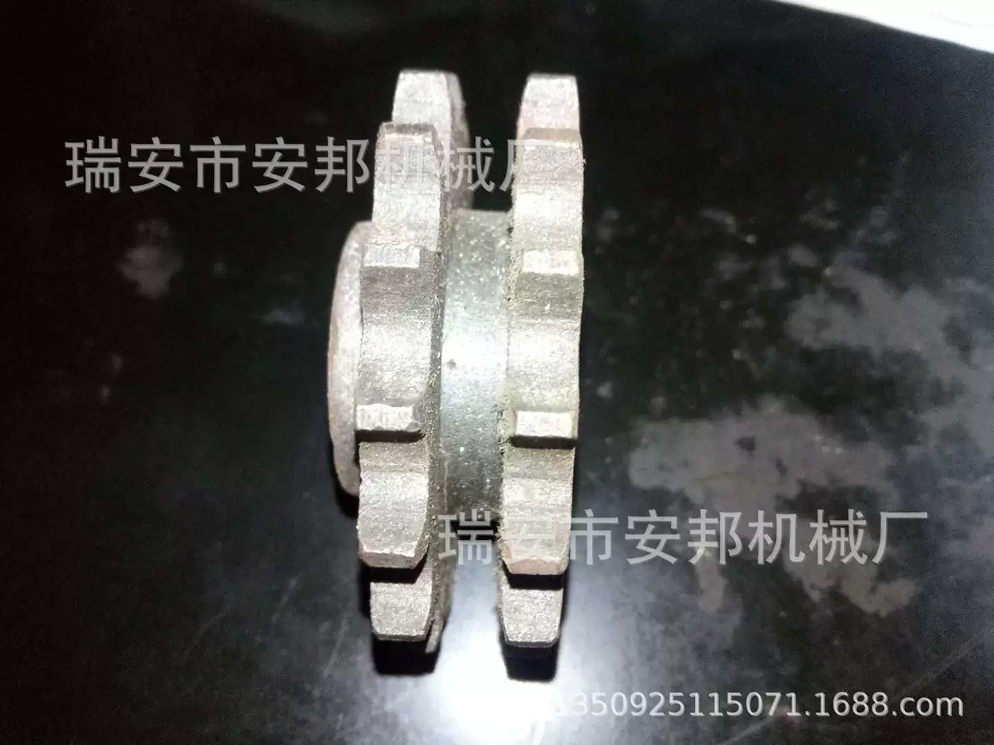 Звездочка трехколесного велосипеда 16 зубьев 4 точки адаптирована к цепи 428H