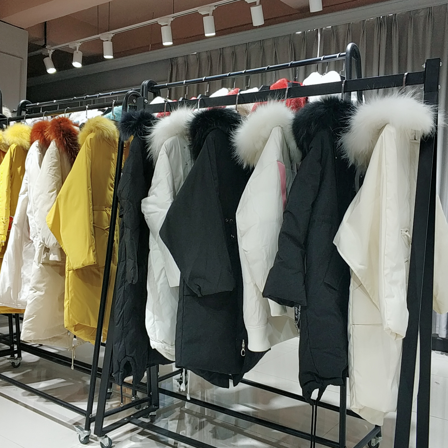 密西婭豪華羽絨服