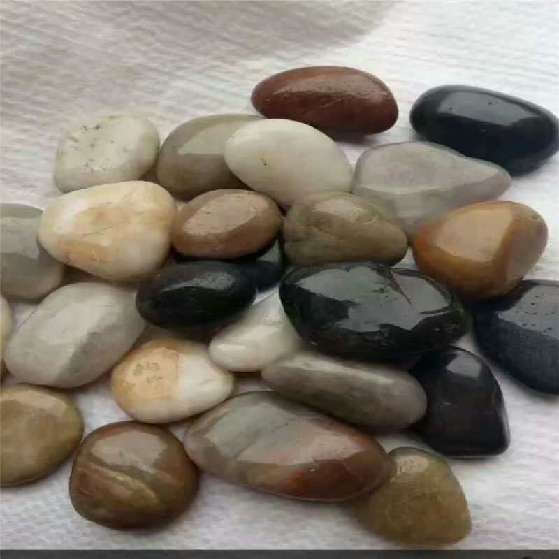 供应优质雨花石-白色、黑色和彩色石子的全方位选择