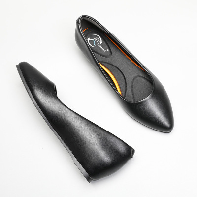 工作鞋女黑色春秋皮鞋2021年新款浅口内增高单鞋坡跟小码大码女鞋